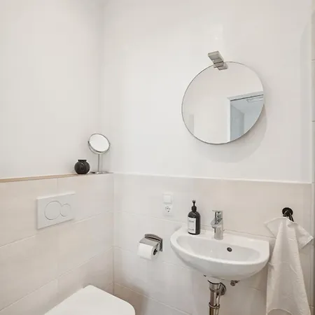 Koblenz-city Am Schloss - 10 Gaeste - Zachastay Apartman Koblenz