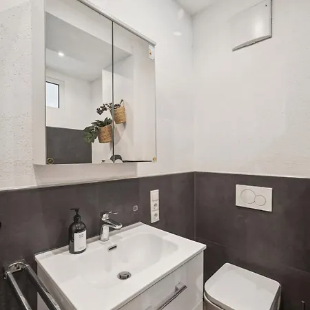 Koblenz-city Am Schloss - 10 Gaeste - Zachastay شقة *