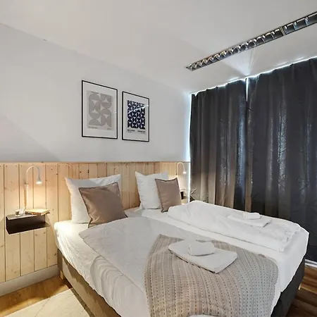 Koblenz-city Am Schloss - 10 Gaeste - Zachastay * كوبلنس