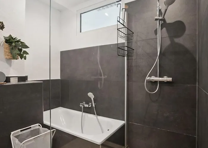 Koblenz-city Am Schloss - 10 Gaeste - Zachastay Koblenz