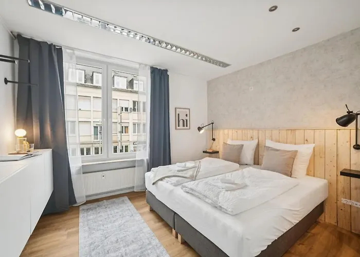 Koblenz-city Am Schloss - 10 Gaeste - Zachastay Apartman *