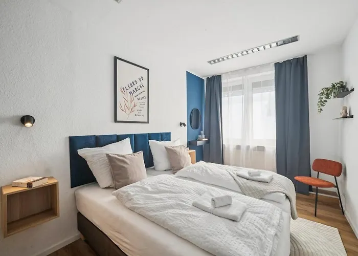 Koblenz-city Am Schloss - 10 Gaeste - Zachastay Apartman Koblenz