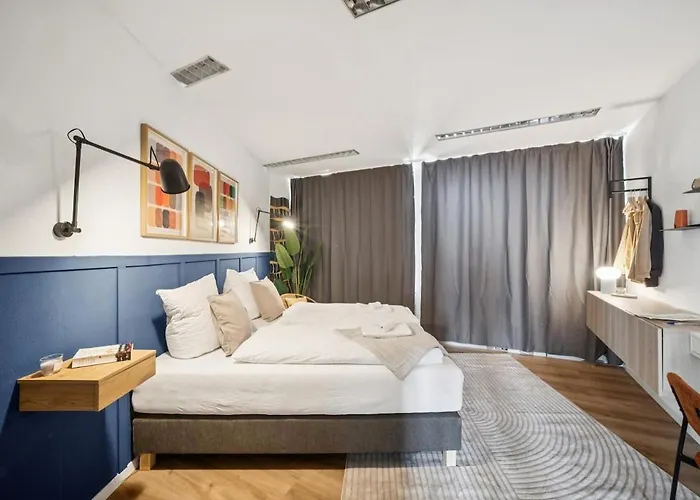 Koblenz-city Am Schloss - 10 Gaeste - Zachastay Apartman Koblenz