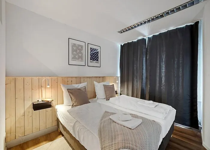 Koblenz-city Am Schloss - 10 Gaeste - Zachastay * Koblenz