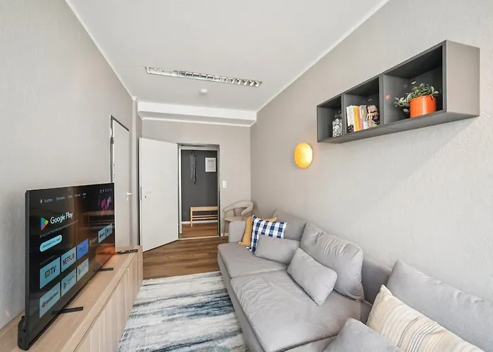 Koblenz-city Am Schloss - 10 Gaeste - Zachastay *